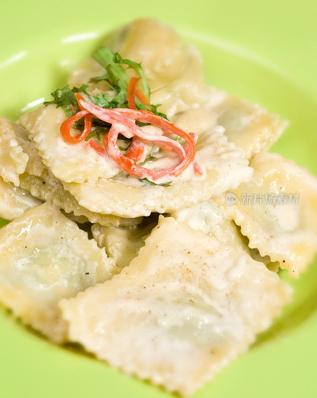 奶油酱意大利饺子