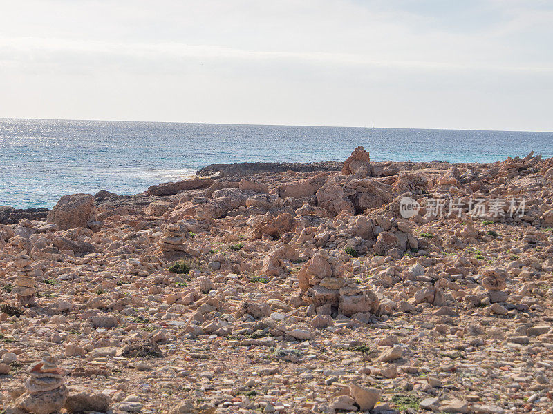 马略卡岛神秘而孤独的海滩