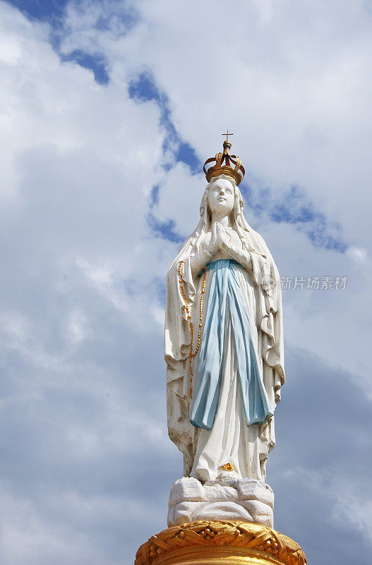 圣母玛利亚，云天中的圣母