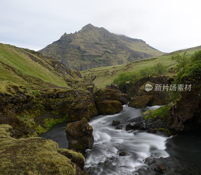 Skogafoss的山景