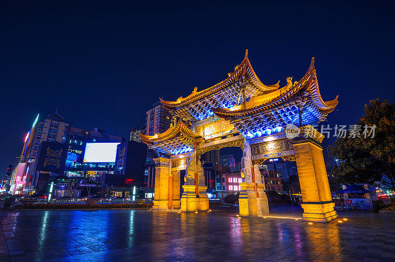 牌坊是中国昆明的传统建筑，也是昆明的象征。