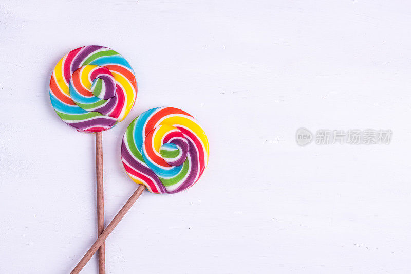 彩色的棒棒糖糖果