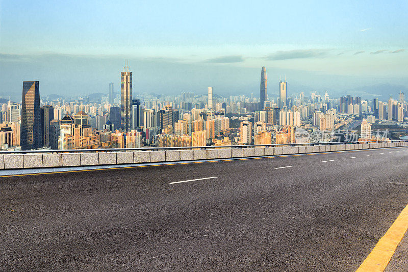 深圳现代金融区和高速公路