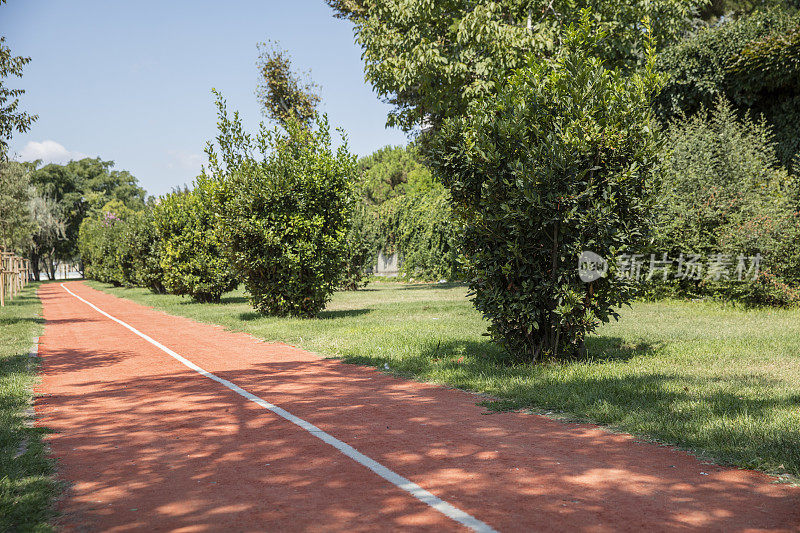 公园内的跑步道