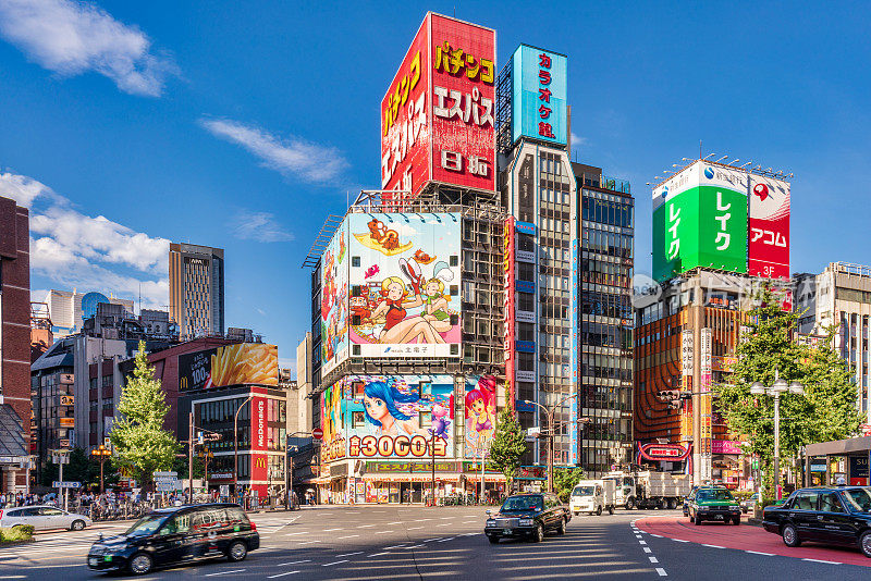 日本东京新宿歌舞伎町红灯区的街景