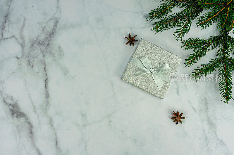 圣诞框架背景大理石与银装饰和礼盒