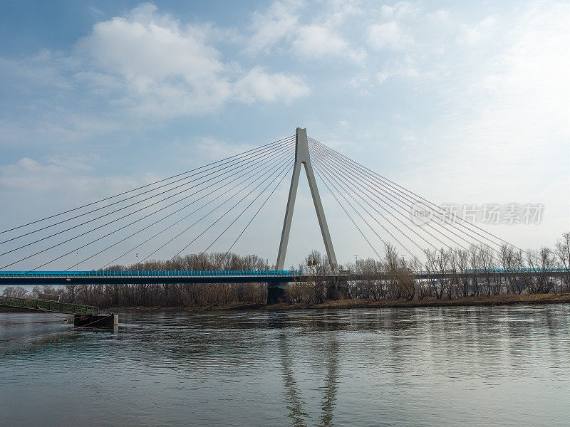 观桥横跨莱茵河附近纽维德拷贝空间
