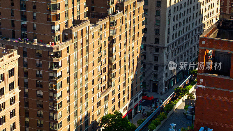 无人机拍摄的曼哈顿公寓楼