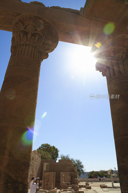 埃及阿斯旺菲莱神庙的摄影师