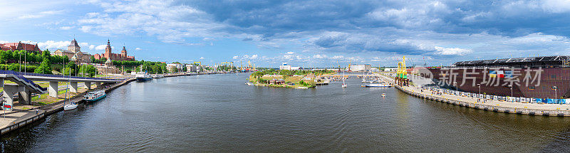 什切青奥德拉河上的造船厂和港口