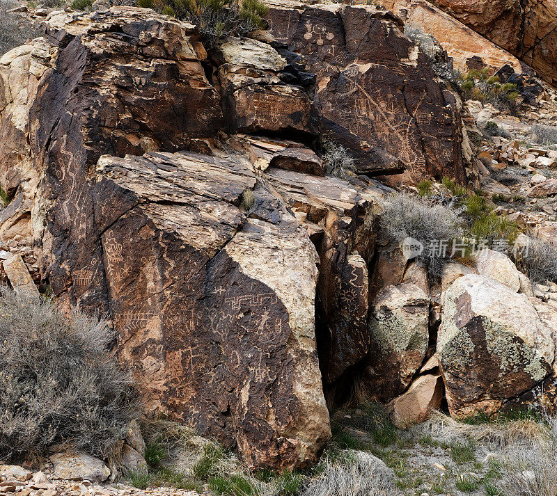 弗里蒙特文化岩石艺术面板。中央犹他州。