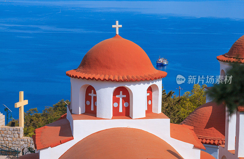 希腊岛上的Agioi教堂的典型希腊修道院，Kalymnos，希腊