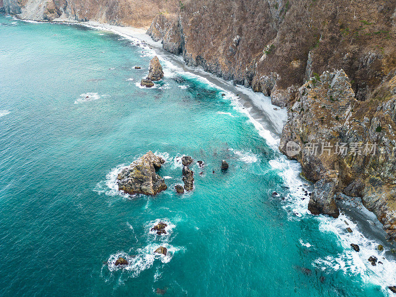 鸟瞰三陆海岸的岩石海岸线-岩手，北日本