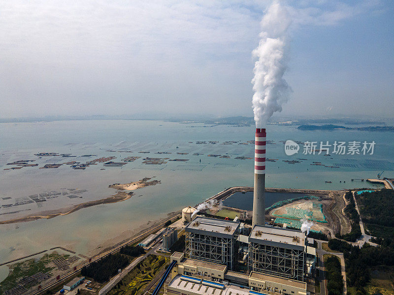 海边火力发电厂的鸟瞰图