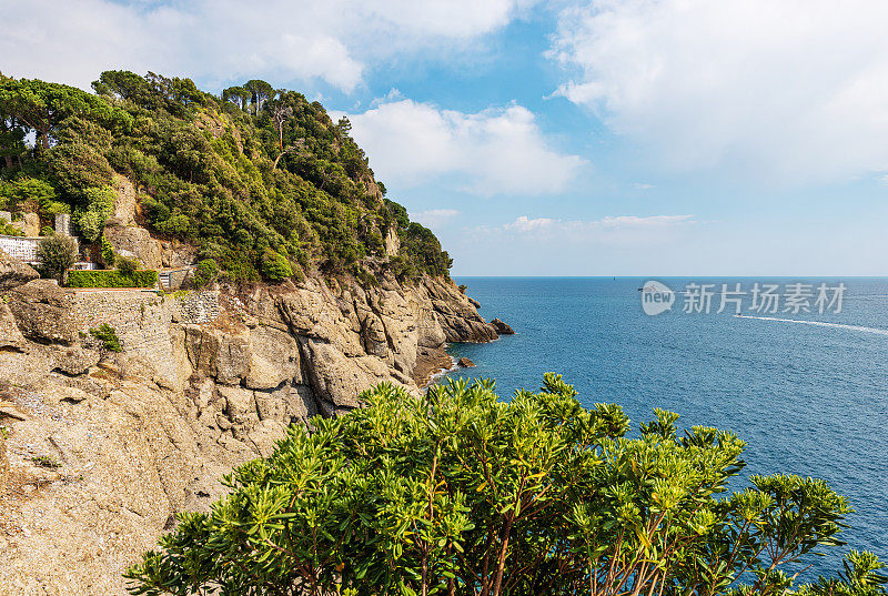 岩石海岸线和波托菲诺村海-热那亚利古里亚意大利