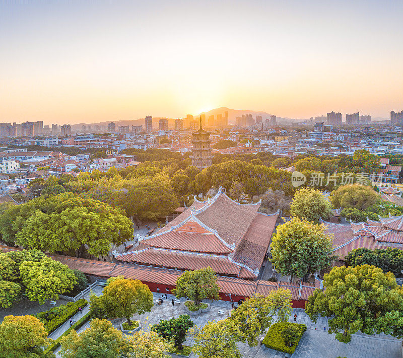 中国福建省泉州市历城区泉州西街及开元寺航拍图