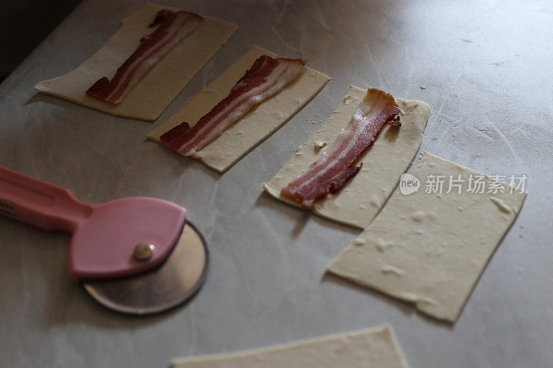 准备烘烤用的酥皮