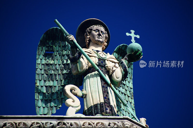 极端特写:圣迈克尔大天使在圣米歇尔基耶萨在福罗，卢卡，意大利