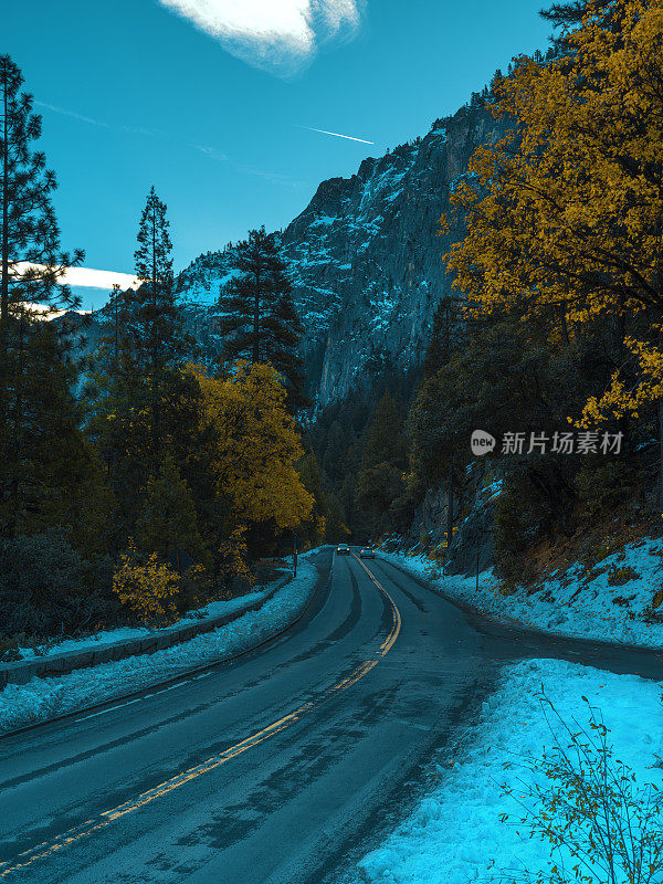 通往约塞米蒂山谷的道路