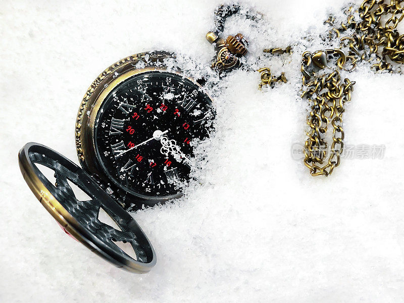 雪地里的旧表链