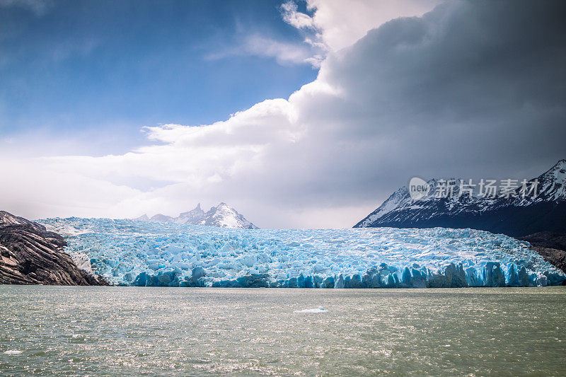 灰色冰川，托雷斯德尔潘恩，智利。