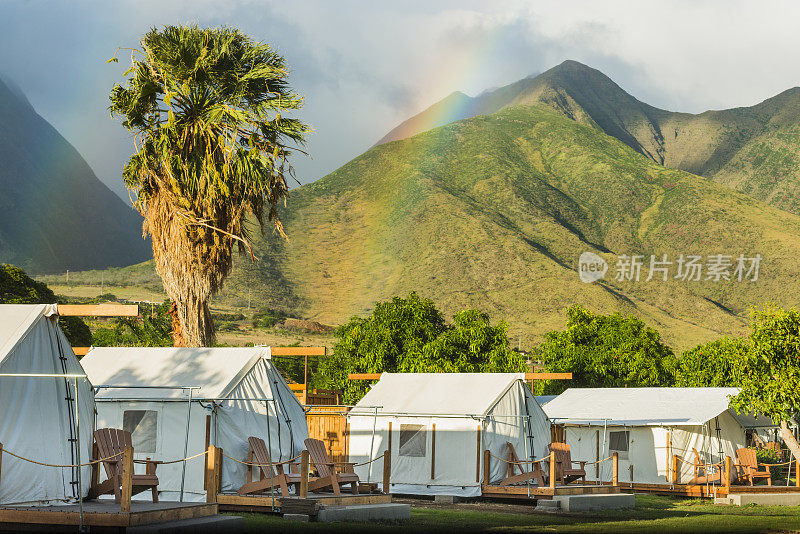 热带毛伊风景与帐篷露营冒险旅行夏威夷