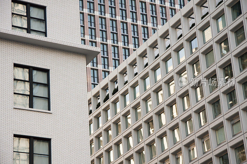 东京的建筑物交叉。