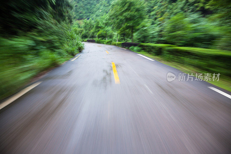 运动模糊的道路