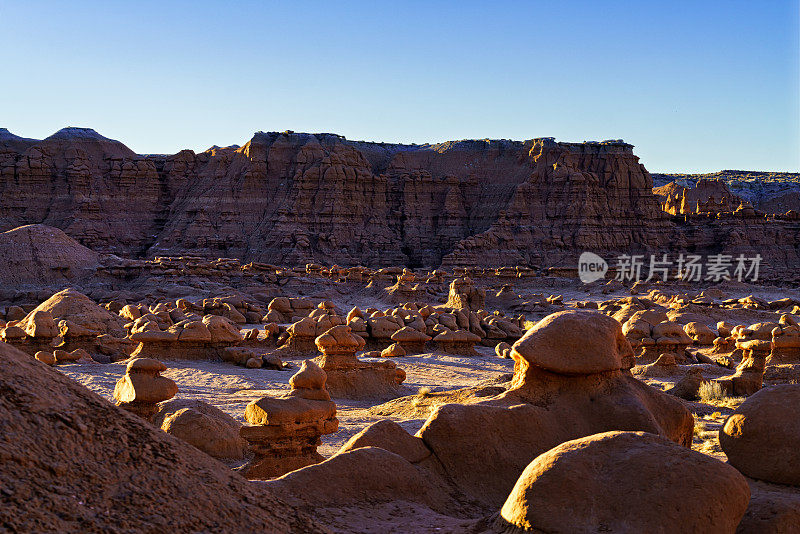 哥布林山谷胡都在日出