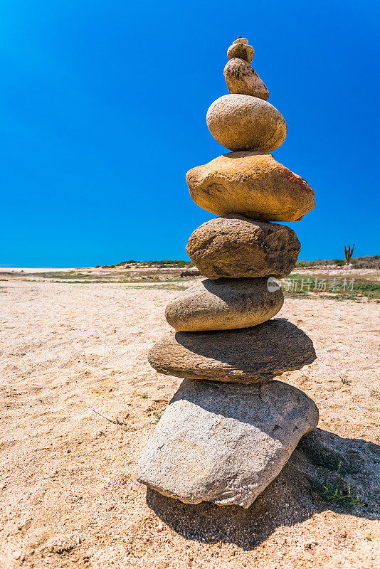 砂石在禅宗中形成平衡桩