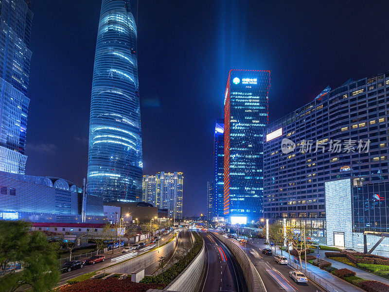 上海现代都市，浦东段夜景。