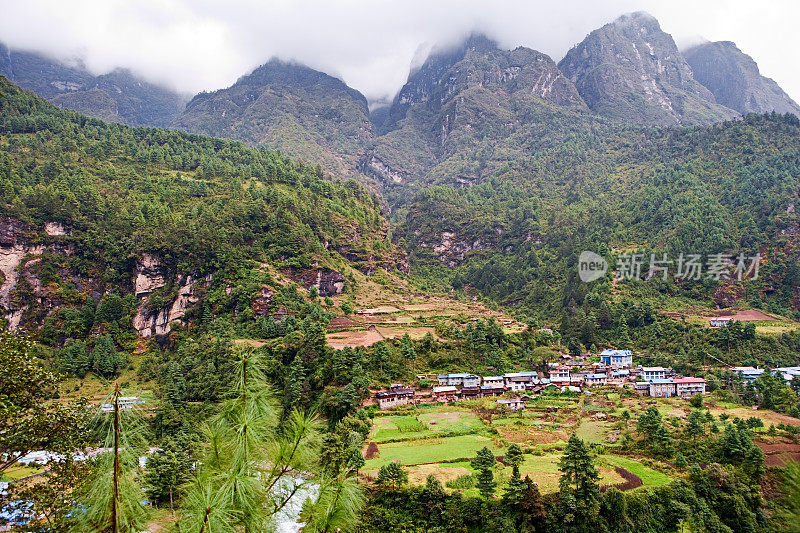 尼泊尔珠穆朗玛峰国家公园的夏尔巴人村庄