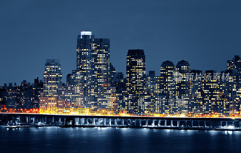 曼哈顿市郊夜景