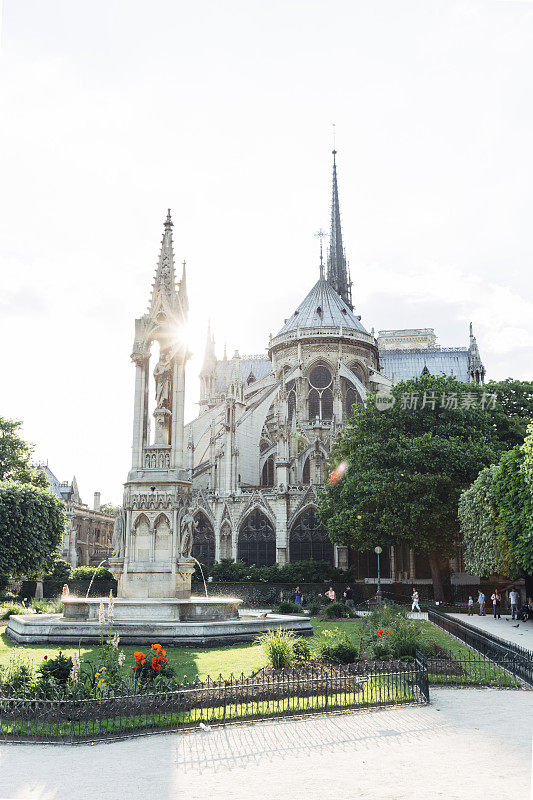 法国巴黎圣母院让二十三世广场