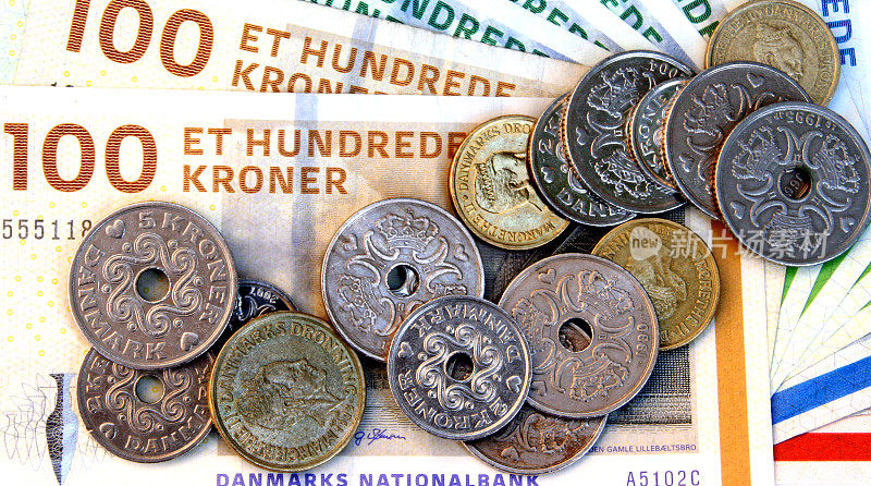 丹麦的货币像硬币和纸币一样叠在一起