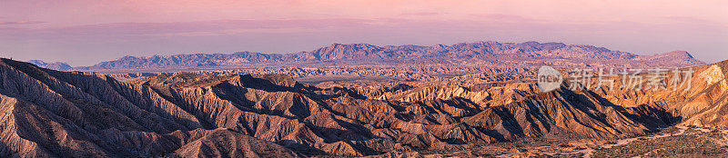 卡里佐Badlands日落全景，安萨-博雷戈沙漠国家公园