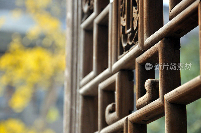 中国成都文殊寺的传统木窗
