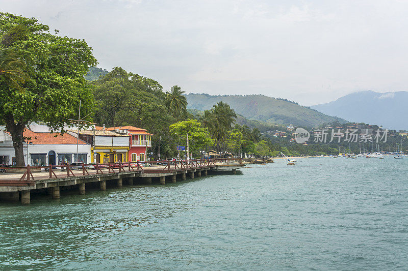 海景与城市建筑