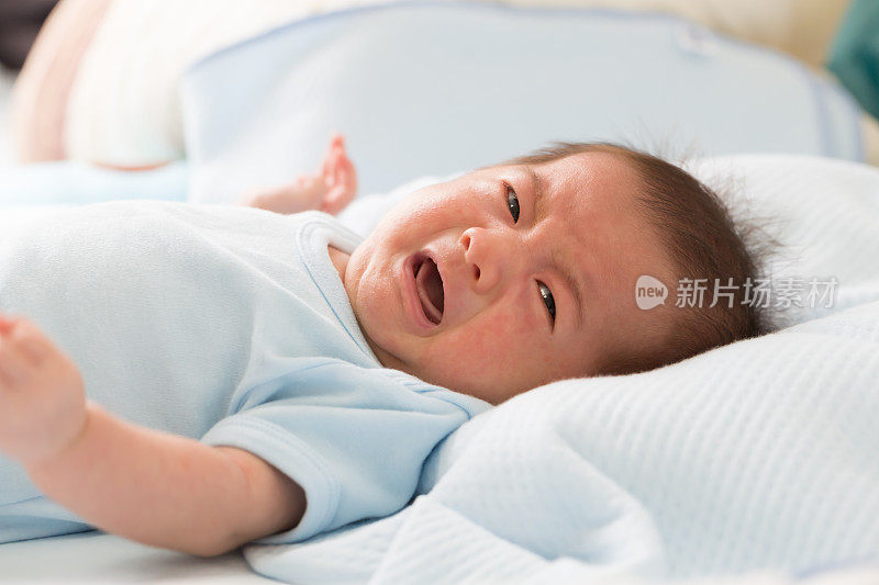 宝宝哭闹是绞痛的症状