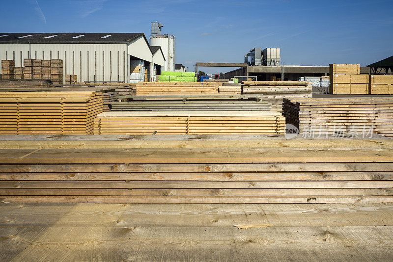 仓库中的伐木场，用于存放木材和木质建筑材料