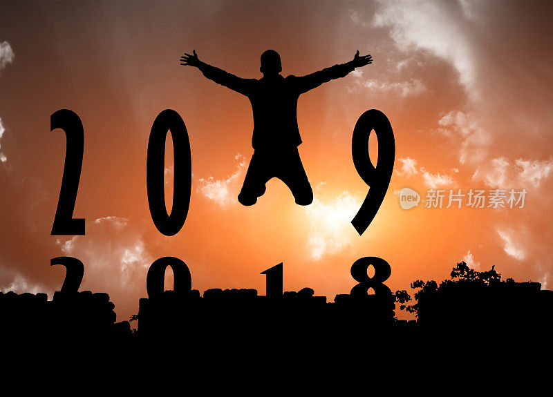 2019年，一名成功男子的剪影