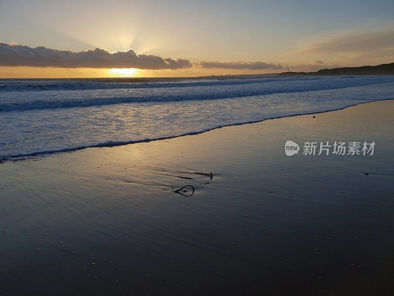 海上日出