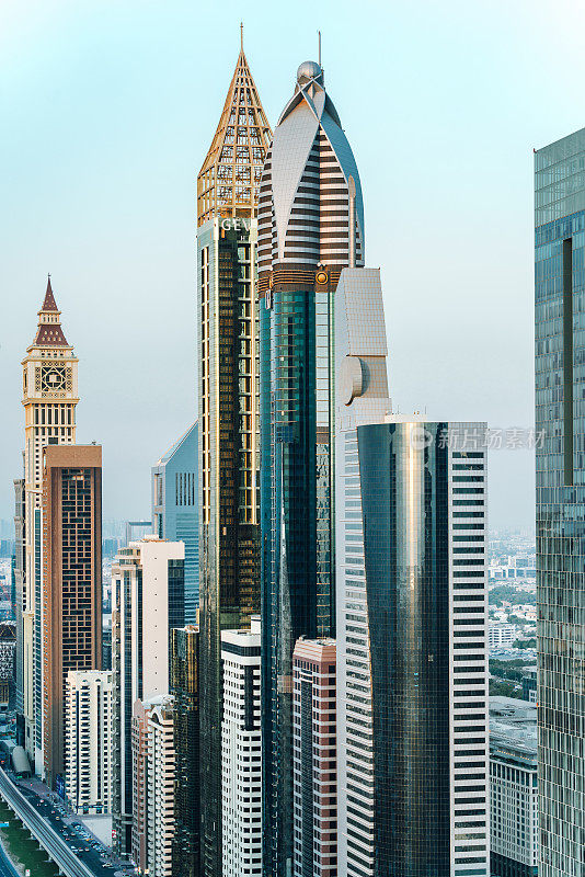 迪拜的现代迪拜摩天大楼
