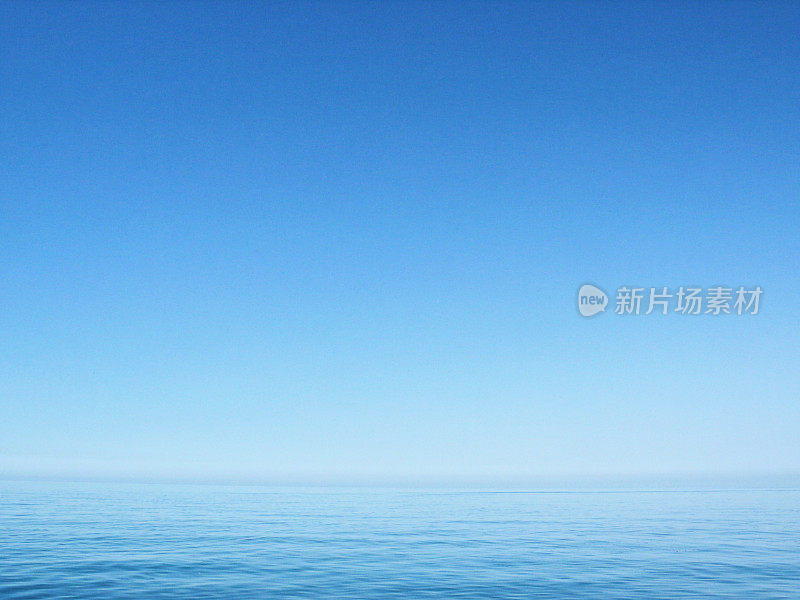 平滑的光运动模糊的海景