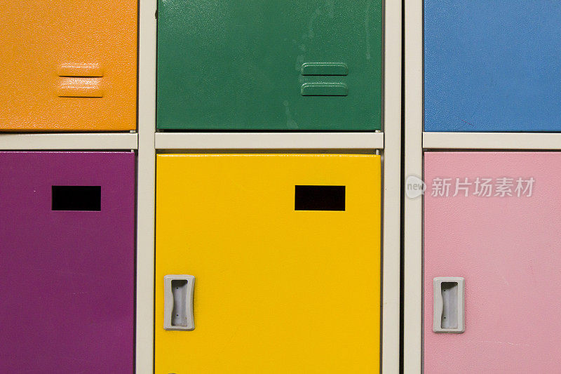 小学五颜六色的儿童储物柜