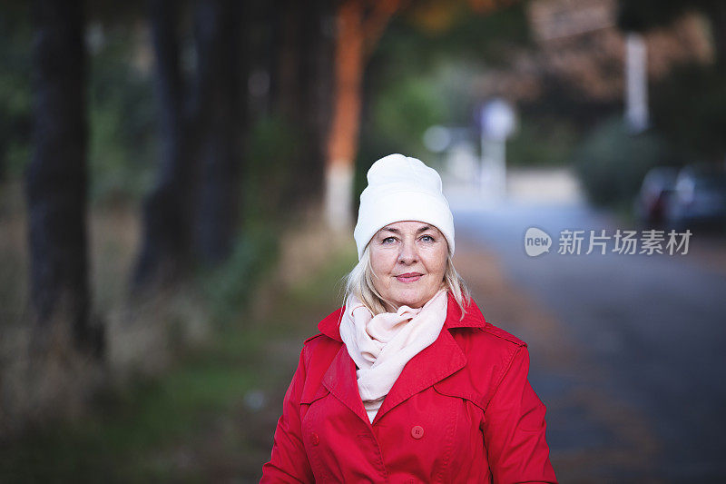 成熟女人享受健康的生活方式