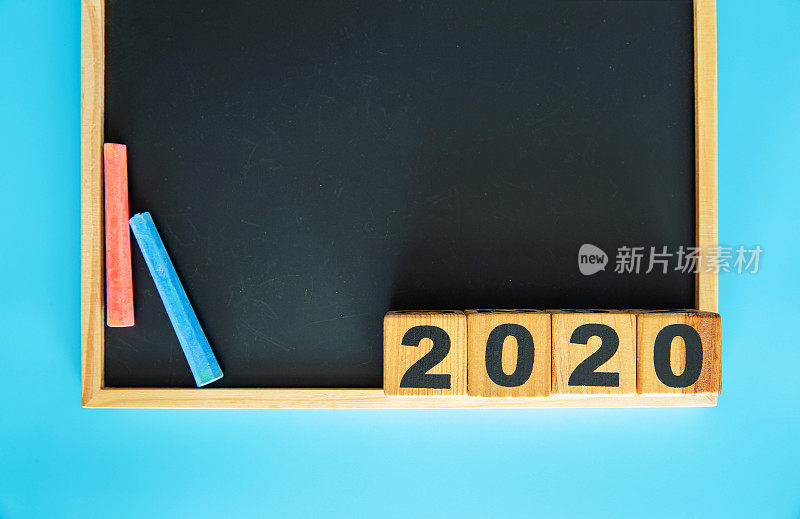 以木板为背景的2020年新年