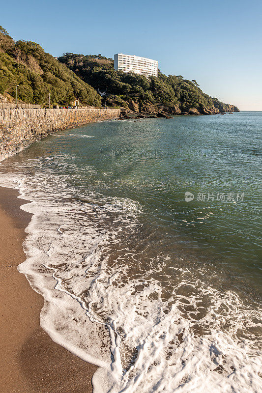 托贝的米德富特海滩和海岸线