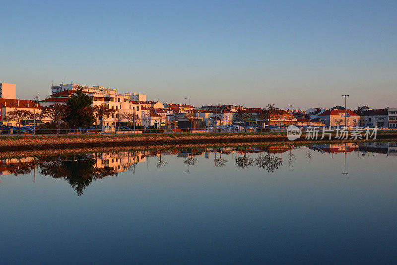 莫伊塔，葡萄牙-市中心海滨日落