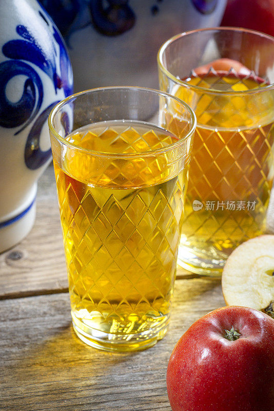 Apfelwein——传统的黑种人饮料——苹果酒饮料